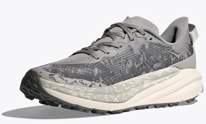 the Speedgoat 6 features a symmetrical bed of cushion that absorbs impact without relying on extra stability gadgets